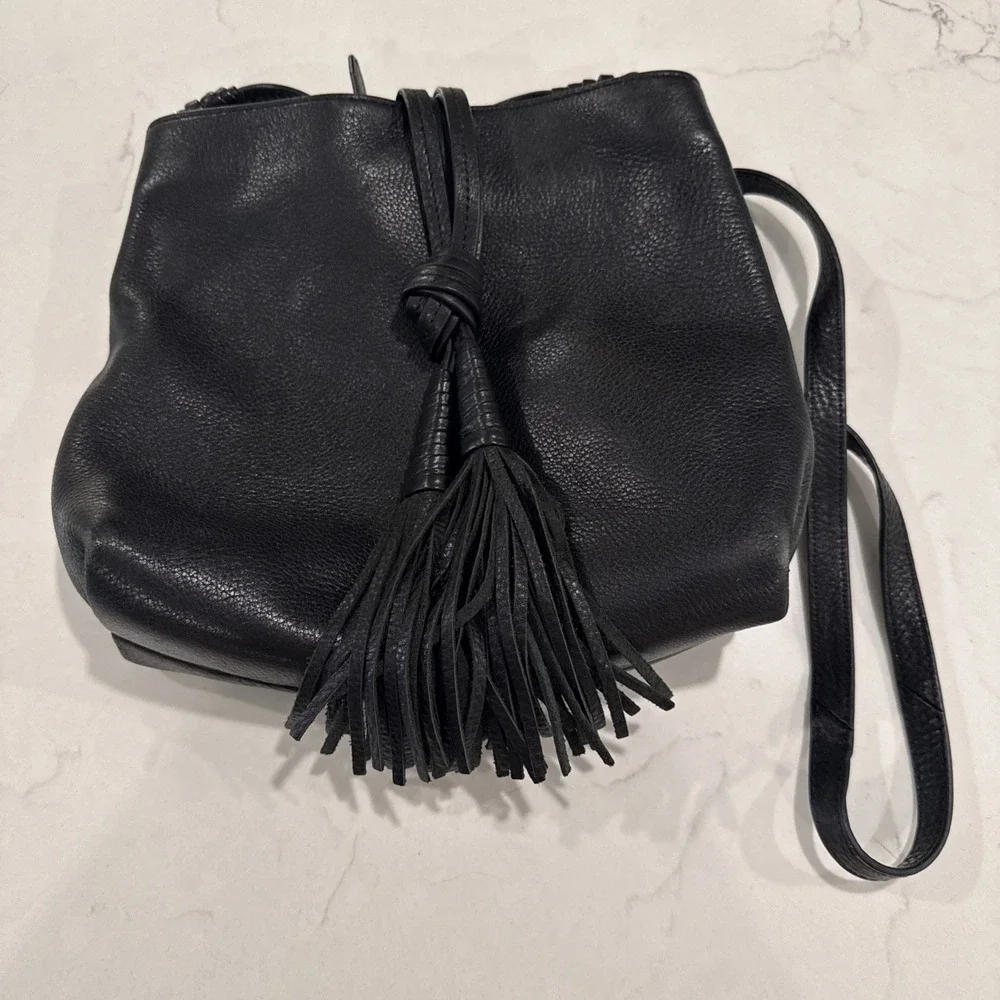 Vince Camuto Black Pebbled Leather Shoulder Hobo Bag Tassel Zipper 9in By 10in